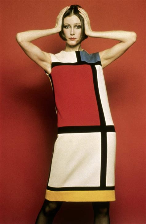 le due modelle anni 60 di yves saint laurent|Yves Saint Laurent e Mondrian, il celebre passo dell’anti.